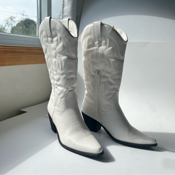 THERAPY Clayton Boots White (Women Size 7 M) by PRINCESS POLLY - Picture 2 of 11